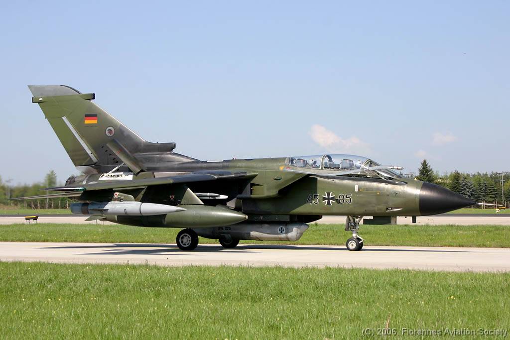 27 ETSL060511 Tornado IDS 45+85 DK 01 German Air Force Tornado IDS 45+85 of AKG-51 - Lechfeld AB, 11 May 2006 (C) Didier Kories